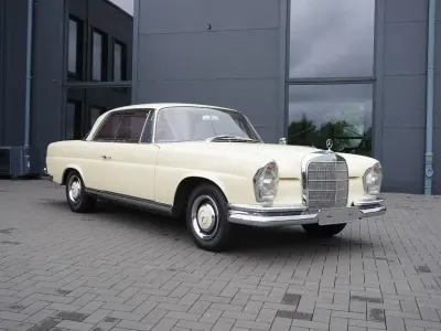 Gebraucht Mercedes W111 120 PS (88 kW) 1963 Beige Coupé