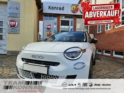 Neu Fiat 600 La Prima 136 PS (100 kW) 2026 Weiß SUV
