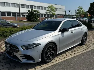 Gebraucht Mercedes A200 AMG line 163 PS (119 kW) 2021 Silber Limousine