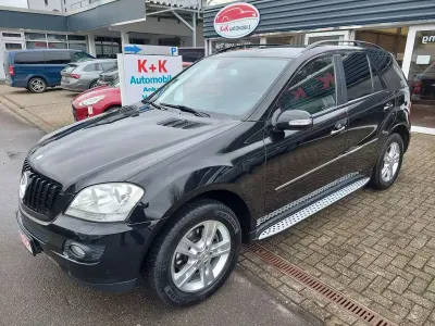 Gebraucht Mercedes ML280 190 PS (139 kW) 2007 Obsidianschwarz  metalliclack SUV