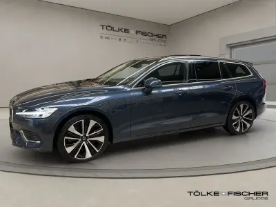 Usata Volvo V60 Core 398 CV (292 kW) 2023 Blu Station wagon