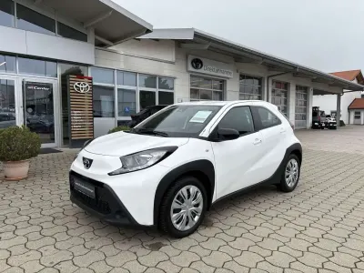 Neu Toyota Aygo X Business Edition 72 PS (52 kW) 2025 Schneeweiß SUV