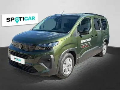 Gebraucht Peugeot Rifter Allure 131 PS (96 kW) 2025 Grün Van / Kleinbus