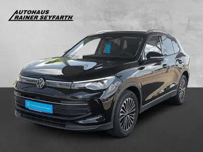 Gebraucht VW Tiguan Goal 150 PS (110 kW) 2025 Schwarz SUV