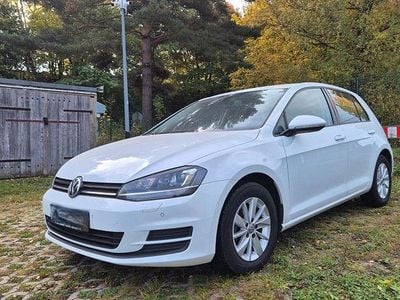 Gebraucht VW Golf VII Trendline 110 PS (80 kW) 2017 Weiß Limousine