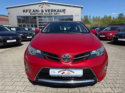 Brugt Toyota Auris Life+ 132 HK (97 kW) 2014 Rød Sedan