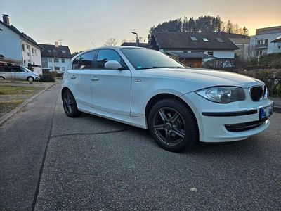 Gebraucht BMW 118 143 PS (105 kW) 2008 Weiß Kleinwagen