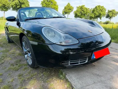 Begagnad Porsche Boxster 220 HK (161 kW) 2000 Svart Cab