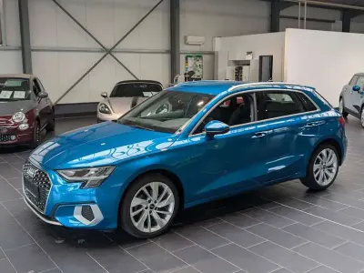 Gebraucht Audi A3 Advanced Plus 116 PS (85 kW) 2022 Blau Limousine