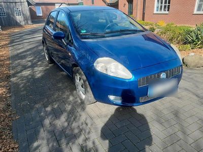 Second-hand Fiat Grande Punto 95 CP (69 kW) 2007 Albastru Hatchback