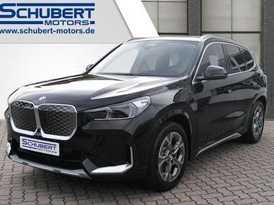 Schwarz Neu 2025 BMW iX1 Comfort Edition SUV | 55.400 € (Etwas zu teuer)