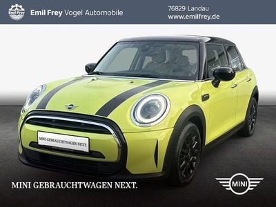 Gebraucht Mini Cooper Classic 136 PS (100 kW) 2022 Zesty yellow Kleinwagen