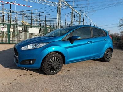 Gebraucht Ford Fiesta 101 PS (74 kW) 2016 Blau Kleinwagen