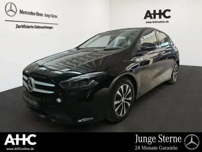 Gebraucht Mercedes B180 136 PS (100 kW) 2021 Nachtschwarz uni Kleinwagen
