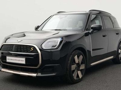 Schwarz Gebraucht 2024 Mini Countryman Favoured SUV | 40.466 € (Guter Preis)