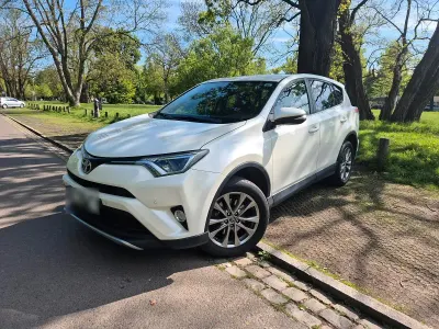 Gebraucht Toyota RAV4 143 PS (105 kW) 2017 Weiß SUV