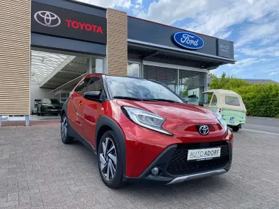 Gebraucht Toyota Aygo X Envy 72 PS (52 kW) 2025 Chili red perleffekt/dach myst SUV