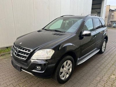 Schwarz Gebraucht 2009 Mercedes ML350 SUV | 10.999 € (Fairer Preis)