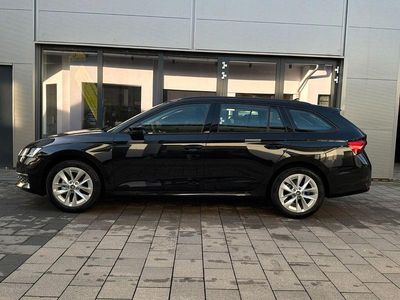 Schwarzmagic perleffekt Neu 2025 Skoda Octavia Selection Kombi | 32.550 € (Fairer Preis)