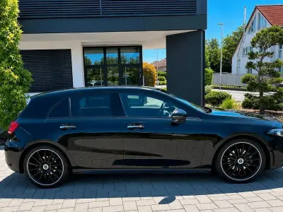 Gebraucht Mercedes A200 Advanced 163 PS (119 kW) 2022 Schwarz Limousine