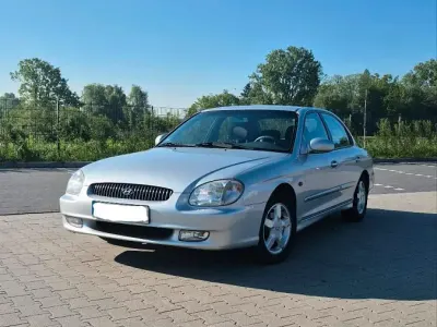 Gebraucht Hyundai Sonata 136 PS (100 kW) 2000 Silber Limousine
