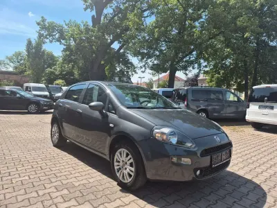 Gebraucht Fiat Punto Lounge 69 PS (50 kW) 2016 Schwarz Kleinwagen