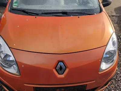 Używany Renault Twingo Authentique 58 KM (42 kW) 2009 Pomarańczowy Hatchback