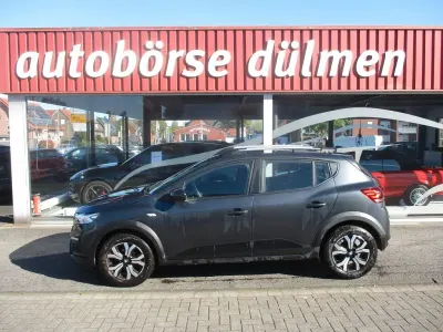 Second-hand Dacia Sandero Comfort 101 CP (74 kW) 2021 Gri SUV