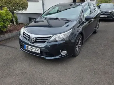 Gebraucht Toyota Avensis Edition 150 PS (110 kW) 2014 Blau Kombi