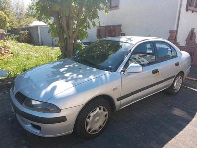 Usata Mitsubishi Carisma 103 CV (75 kW) 2003 Grigio Berlina