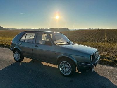 Second-hand VW Golf II 76 CP (55 kW) 1988 Hatchback