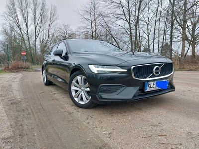 gebraucht Volvo V60 2018 2.0d 150ps automatik top zustand -Serviceheft