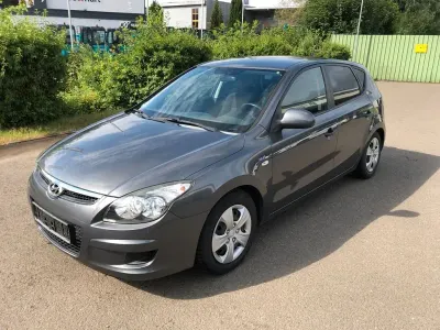 Gebraucht Hyundai i30 Edition 109 PS (80 kW) 2010 Grau Limousine