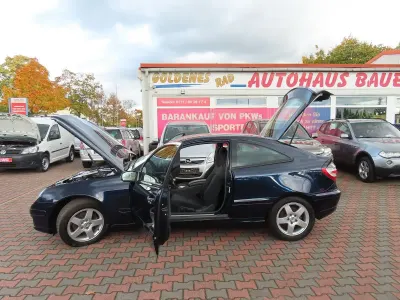 Gebraucht Mercedes C180 143 PS (105 kW) 2007 Blau Coupé