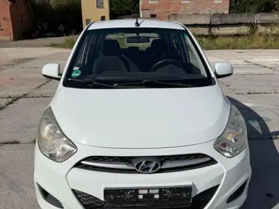 Gebraucht Hyundai i10 Classic 67 PS (49 kW) 2012 Weiß Kleinwagen