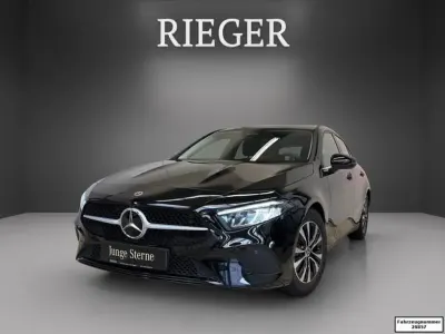 Gebraucht Mercedes A180 116 PS (85 kW) 2024 Schwarz Limousine