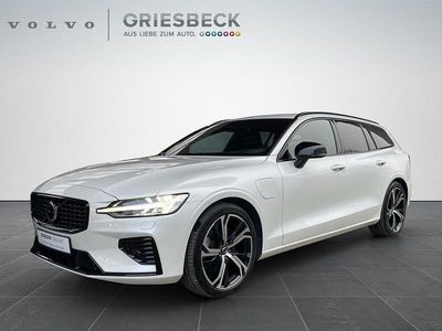 Gebraucht Volvo V60 Plus 455 PS (334 kW) 2023 Crystal white pearl / metallic Kombi