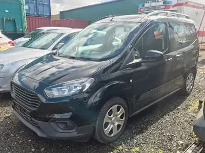 Gebraucht Ford Transit Trend 107 PS (78 kW) 2019 Schwarz Kombi