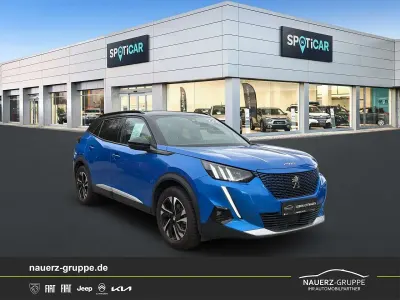 Gebraucht Peugeot e-2008 GT 100 kW (136 PS) 2022 Vertigo blau SUV