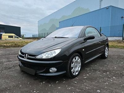 Gebraucht Peugeot 206 CC 108 PS (79 kW) 2005 Schwarz Cabrio