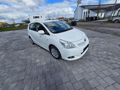 Gebraucht Toyota Verso Life 147 PS (108 kW) 2009 Super white 2 Van / Kleinbus