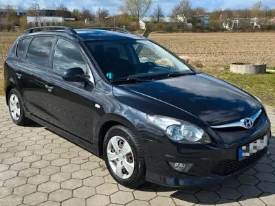 Używany Hyundai i30 Edition 109 KM (80 kW) 2011 Czarny Kombi