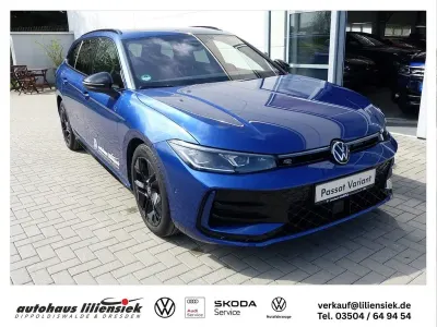 Gebraucht VW Passat R-line 193 PS (141 kW) 2024 Blau Kombi