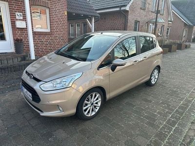 Beige Gebraucht 2017 Ford B-MAX Titanium Van / Kleinbus | 9.850 € (Fairer Preis)