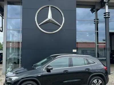 Gebraucht Mercedes GLA250 Progressive 163 PS (119 kW) 2025 Schwarz SUV