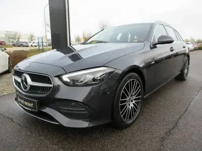 Gebraucht Mercedes C200 Avantgarde 204 PS (150 kW) 2022 Grau Limousine