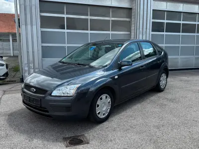 Gebraucht Ford Focus 100 PS (73 kW) 2007 Grau Limousine