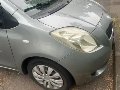 Gebraucht Toyota Yaris 87 PS (63 kW) 2006 Grau Kleinwagen