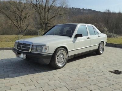 Gebraucht Mercedes 190 115 PS (84 kW) 1985 Weiß Limousine