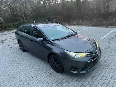 Gebraucht Toyota Avensis Edition-S 143 PS (105 kW) 2018 Grau Kombi